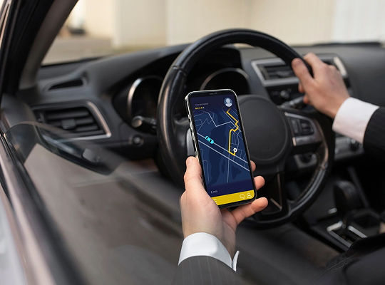 celular con app de transporte2